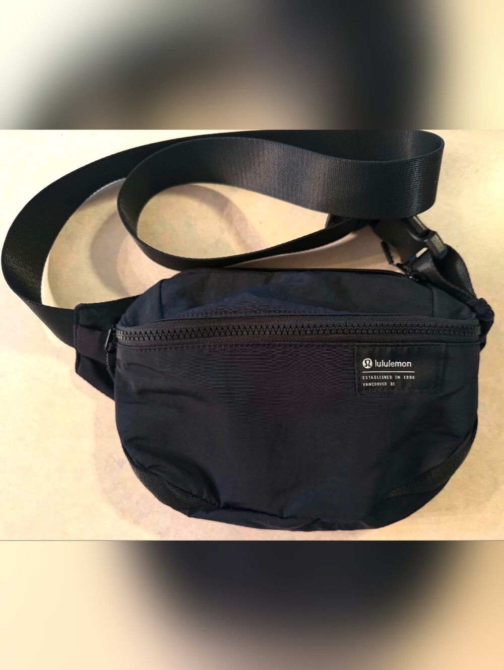 Lululemon Clean Lines Belt Bag, 2 Liter